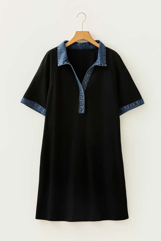 Robe noire grande taille, col en denim bleu et manches courtes à bordure denim.