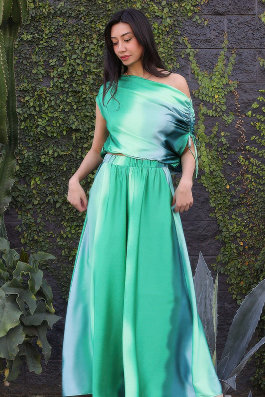 Pantalon satin ombré wide leg femme - vue silhouette côté dégradé aqua émeraude