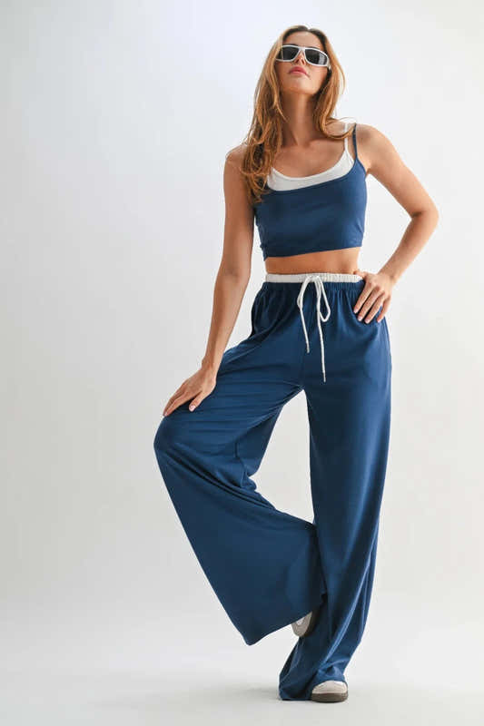 Ensemble femme: top bleu à bretelles et pantalon fluide à cordon, taille élastique