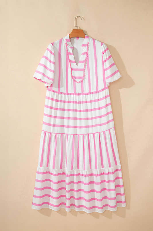 Robe maxi rayée rose et blanche, dos encolure V, manches courtes, jupe étagée