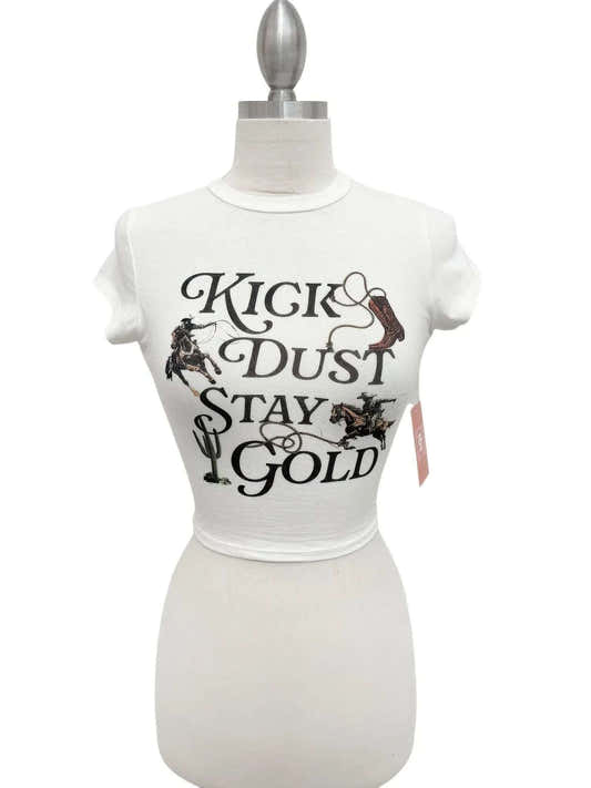 Haut t-shirt blanc, encolure ronde, imprimé western « Kick Dust Stay Gold ».