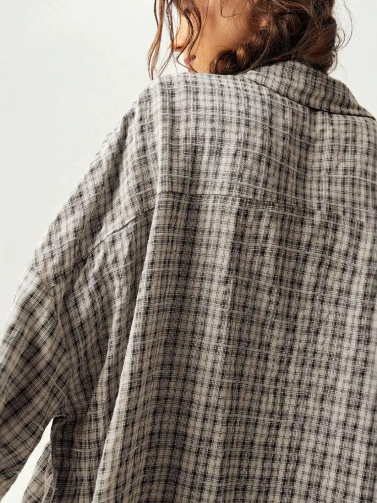 Chemise à carreaux ample boutonnée pour femme – vue 10