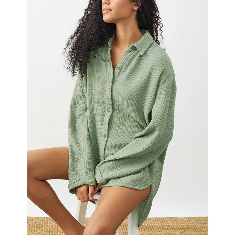 Chemisier en gaze de coton à manches longues, boutonné et ample pour femme – vue 9