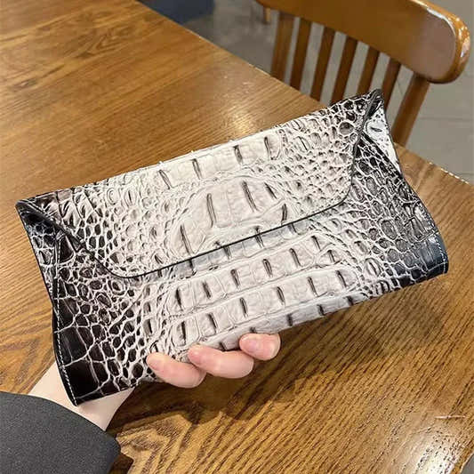 Pochette enveloppe motif crocodile en cuir pour femme – vue 2