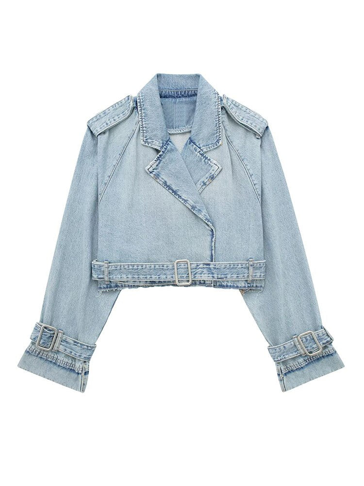 Veste en jean bleu ciel ceinturée, col rabattu, fermeture boutonnée, vue de face