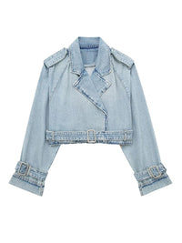 Veste en jean bleu ciel ceinturée, col rabattu, fermeture boutonnée, vue de face