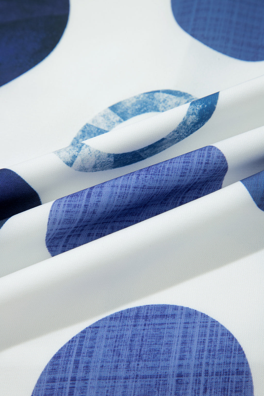 Tissu de robe blanche à gros motifs de pois bleu