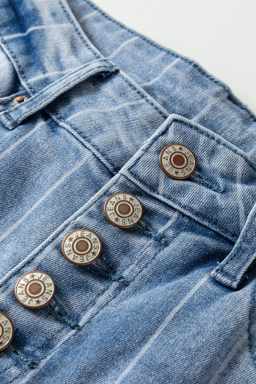 Jean Large Bleu Clair à Rayures Fines et Multi-Boutons