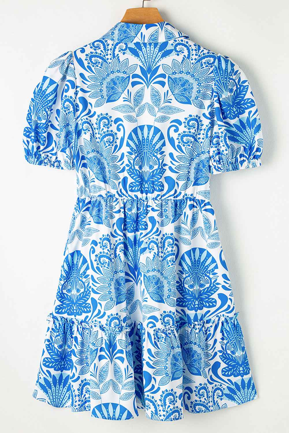 Mini robe femme bleu ciel florale, dos complet à manches bouffantes et volants