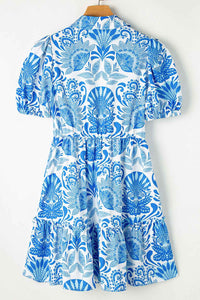 Mini robe femme bleu ciel florale, dos complet à manches bouffantes et volants