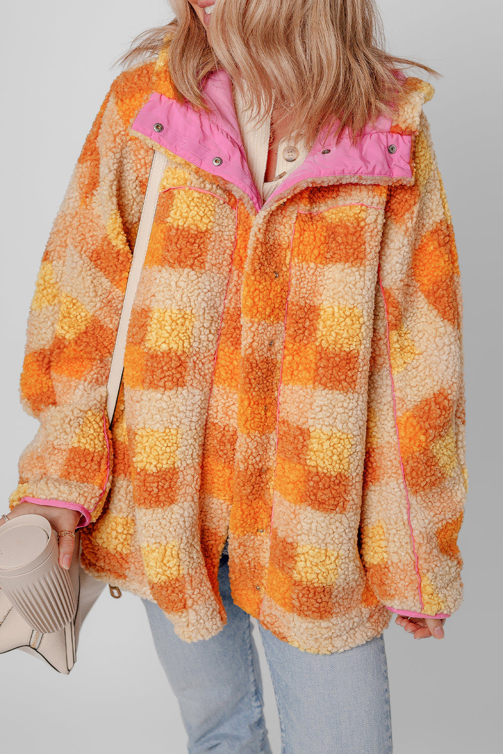 Veste à capuche sherpa orange à carreaux, col et poches doublés rose