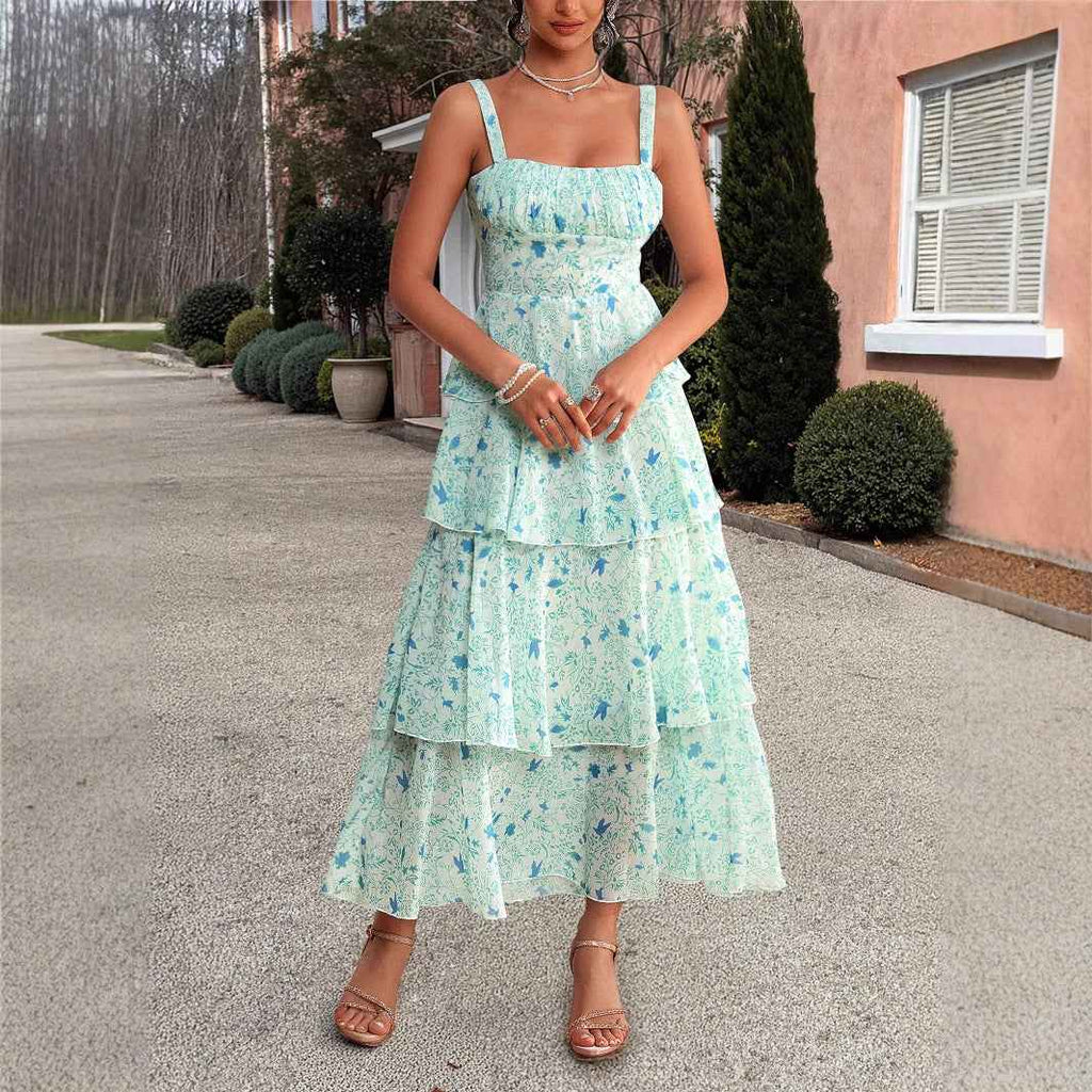 Robe bustier à encolure carrée, fleurs bleues sur fond blanc, robe étagée
