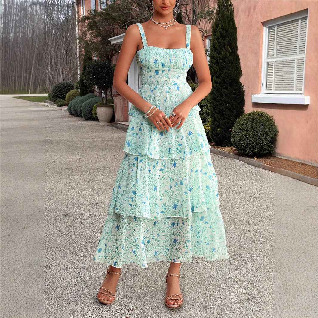 Robe bustier à encolure carrée, fleurs bleues sur fond blanc, robe étagée