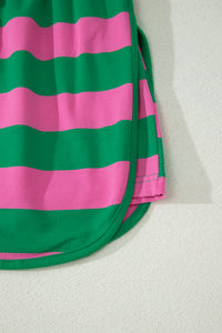 Short rayé rose et vert avec ourlet visible, couture latérale