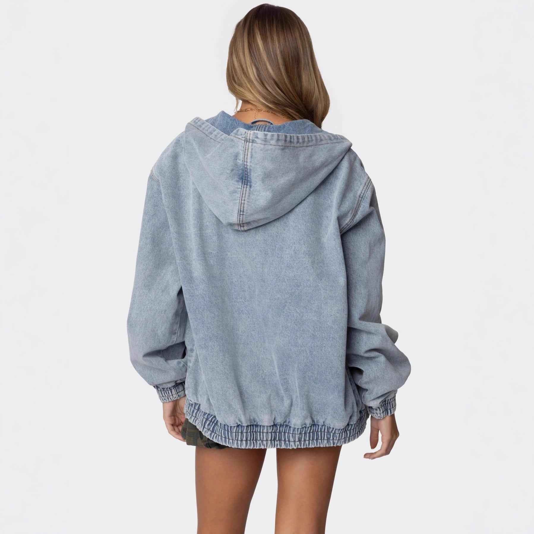 Veste en jean bleu clair à capuche, dos boutonné, ourlet à élastique