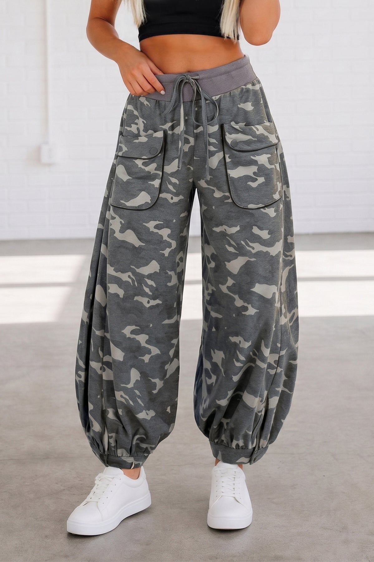 Jogger Camouflage Ceinture Contrastante et Cordon – 2 Coloris