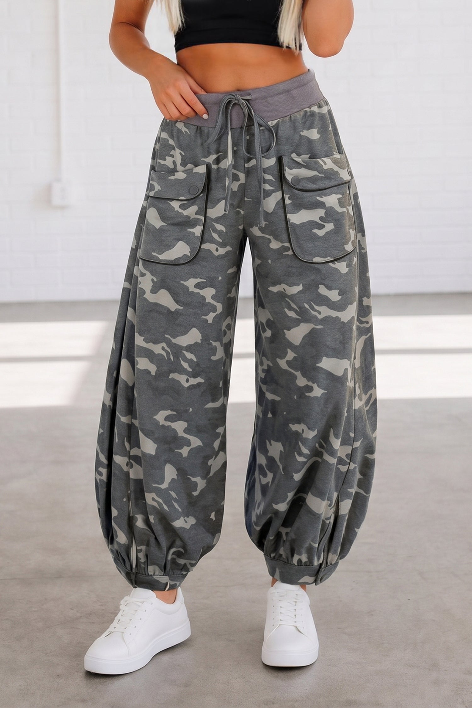 Jogger Camouflage Ceinture Contrastante et Cordon – 2 Coloris
