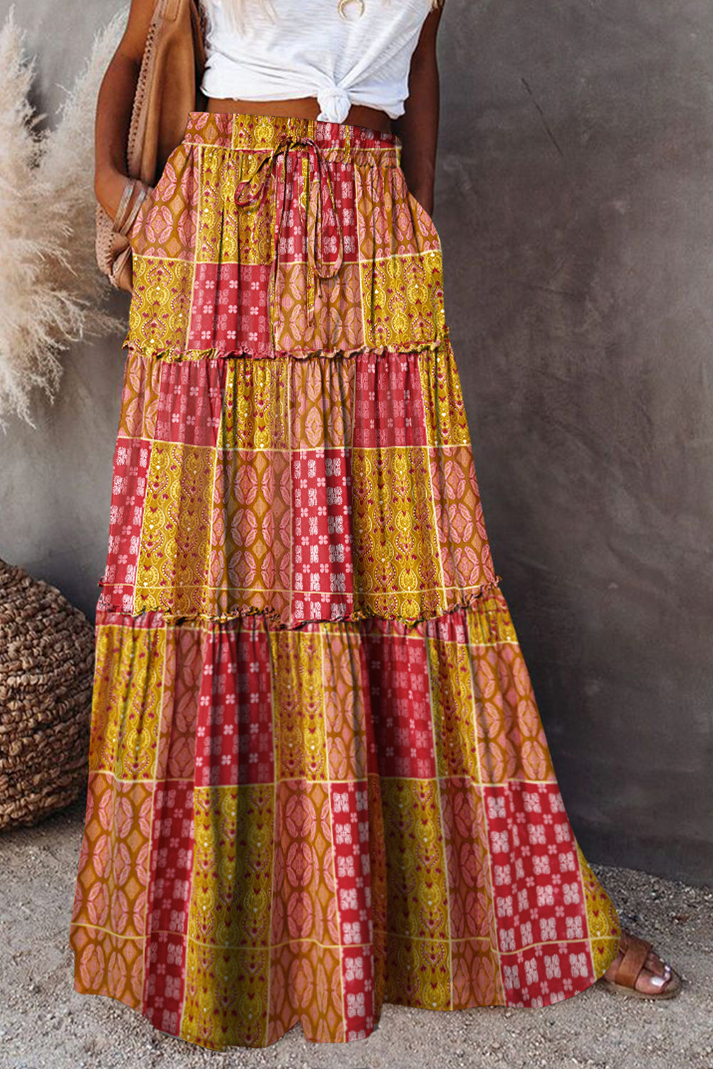 Jupe longue à volants jaune et rouge à motifs géométriques, taille élastique