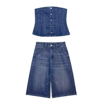Ensemble deux pièces en jean bleu foncé : top sans manches boutonné et short taille haute.