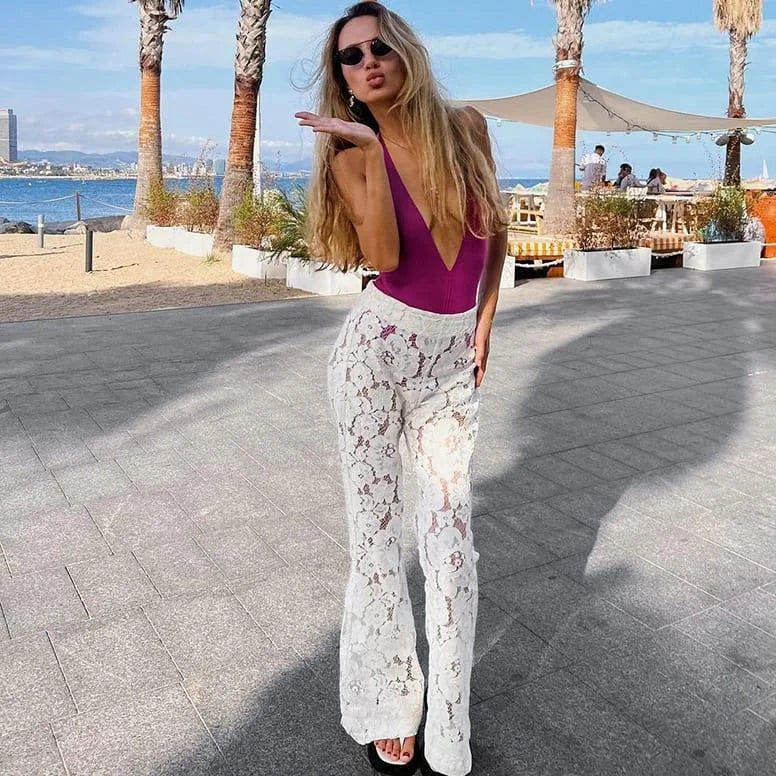 Le Pantalon Flare en Dentelle 100 % glamour