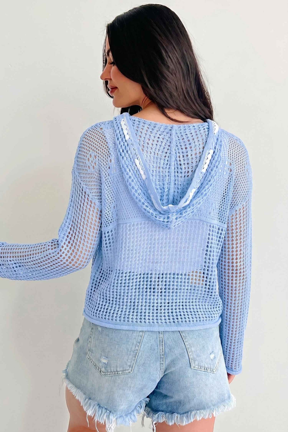 Pull en crochet à capuche au dos, manches longues ajourées, bleu clair, col V