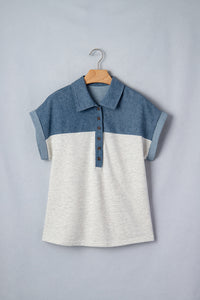Polo en denim patchwork bicolore pour femme, col boutonné, bleu en haut et gris clair en bas