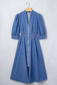 Robe Midi en Jean Bleu Col V Zipée à Taille Smockée