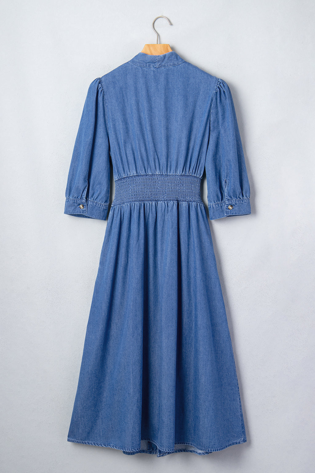 Robe Midi en Jean Bleu Col V Zipée à Taille Smockée