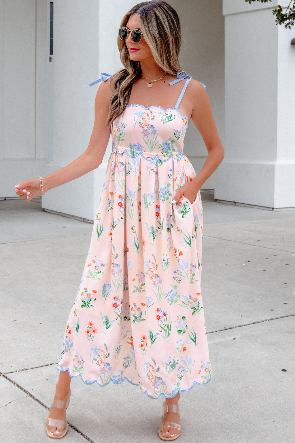 Robe midi florale à bretelles, taille haute, imprimé fleurs pastel, jupe mi-longue