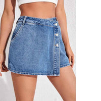 Shorts-jupe en denim bleu, dos avec poche et patte boutonnée