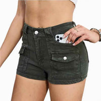 Shorts en denim vert militaire pour femme, poches avant et bouton argenté