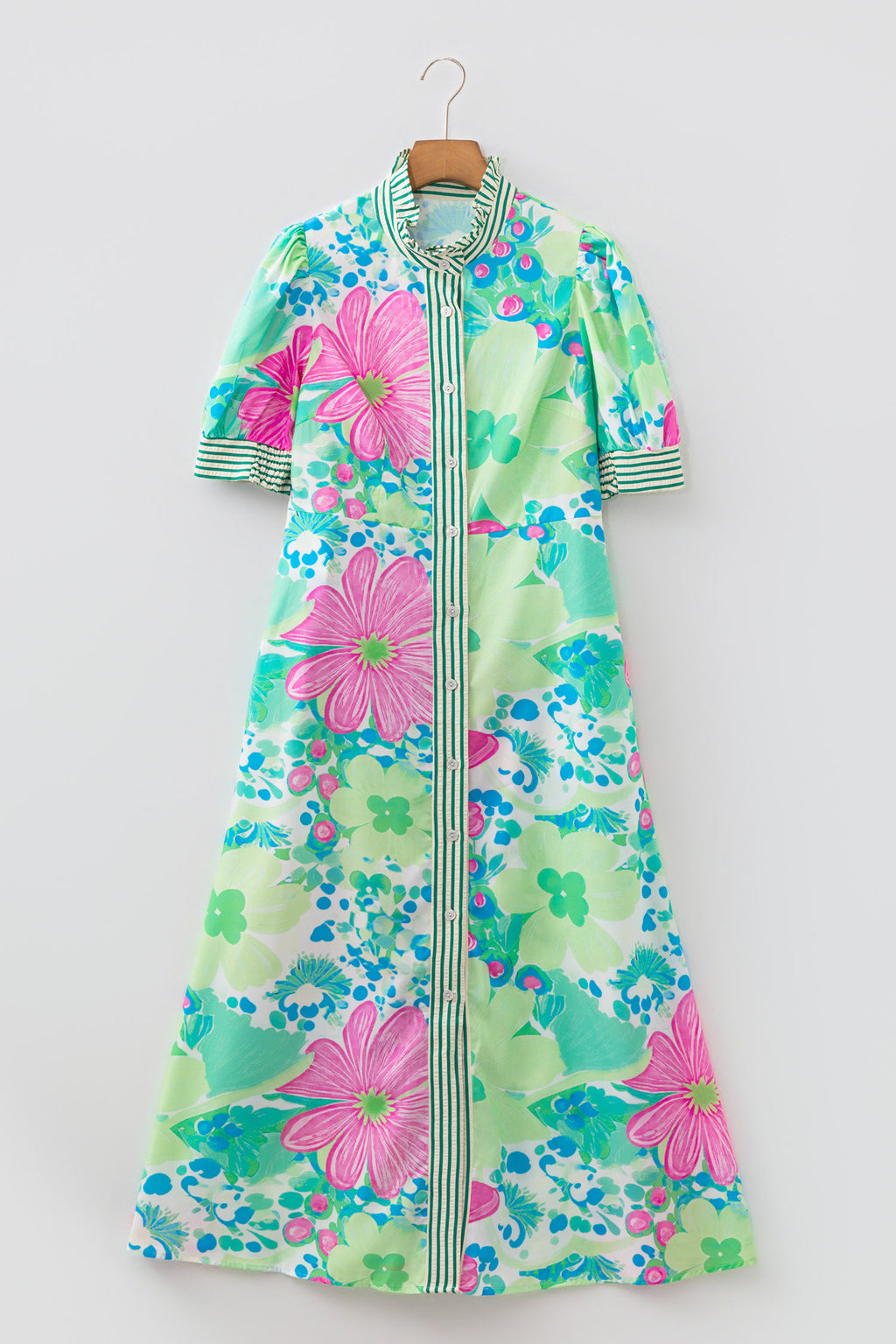 Robe manches courtes à col montant, boutons, imprimé fleurs rose et vert clair.