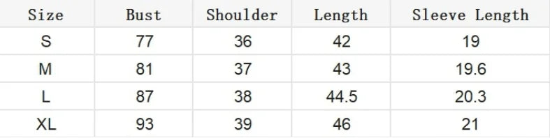 T-shirt court slim à col rond et ourlet à franges pour le printemps et l'été