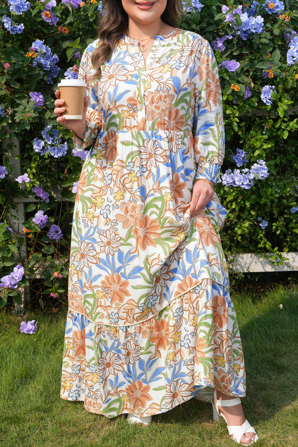 Robe longue bohème à imprimé floral multicolore, encolure ronde, manches 3/4.