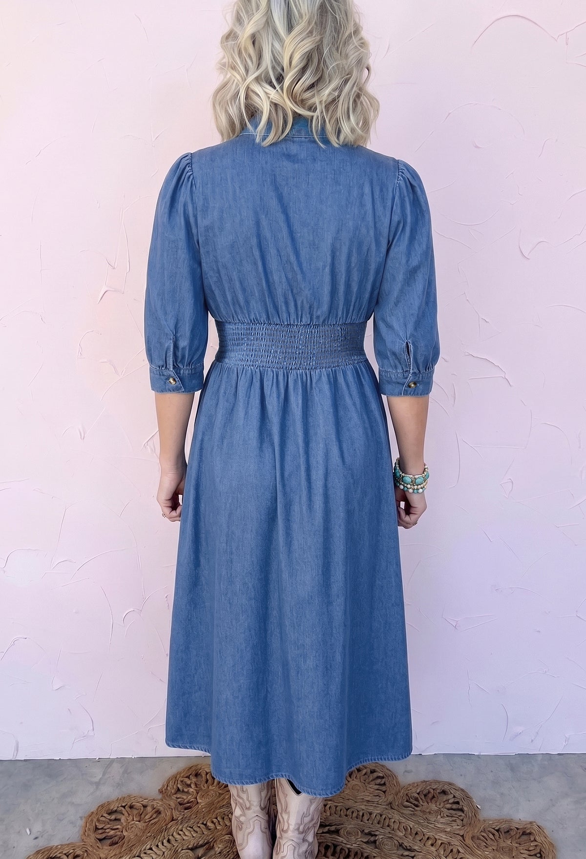 Robe Midi en Jean Bleu Col V Zipée à Taille Smockée