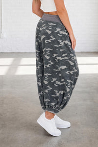 Jogger Camouflage Ceinture Contrastante et Cordon – 2 Coloris