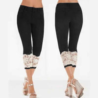 Short en denim noir pour femme, longueur capri, ourlet en dentelle beige