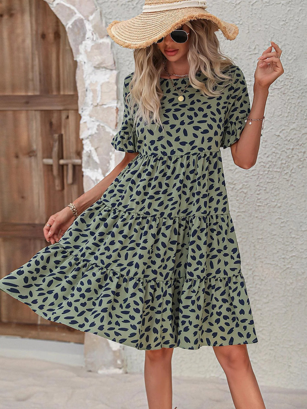 Robe populaire à col rond et manches courtes - Style élégant et coupe régulière