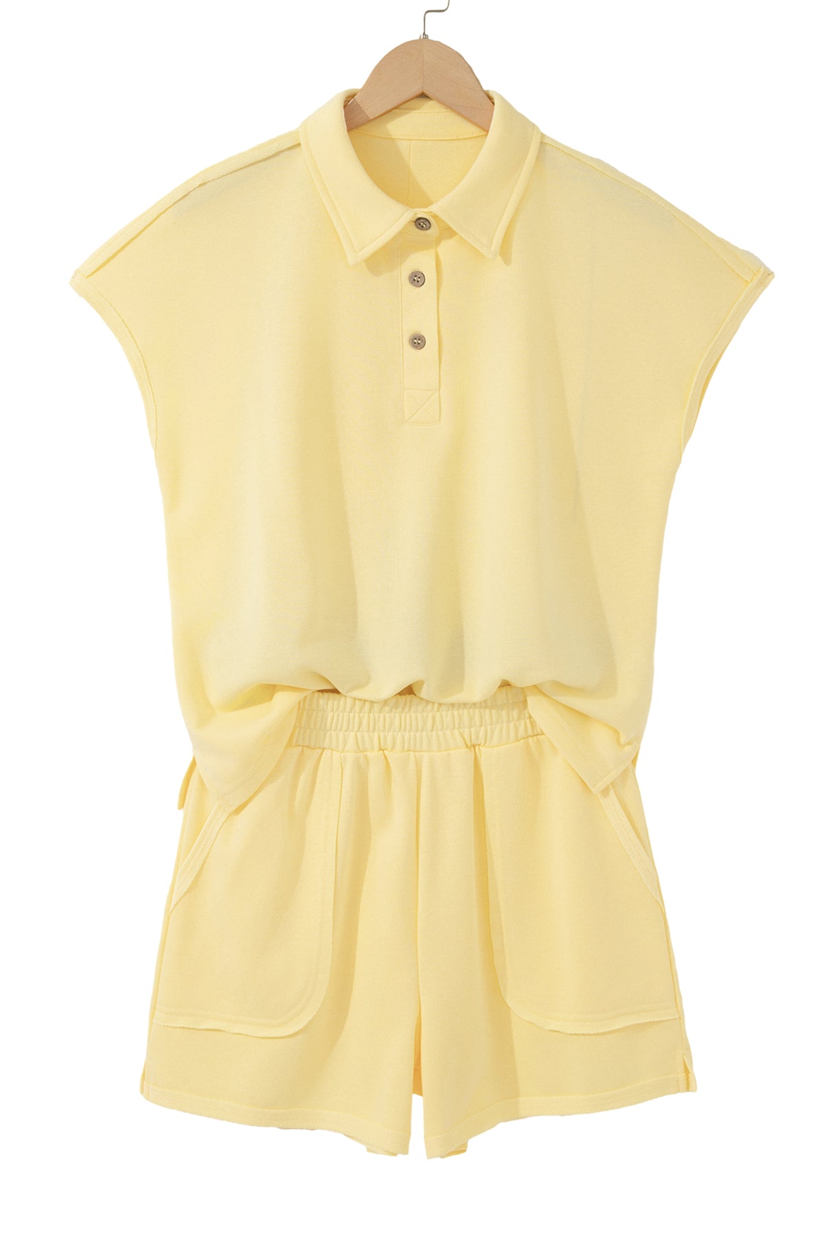 Ensemble polo et short femme jaune crème, polo boutonné et short fluide