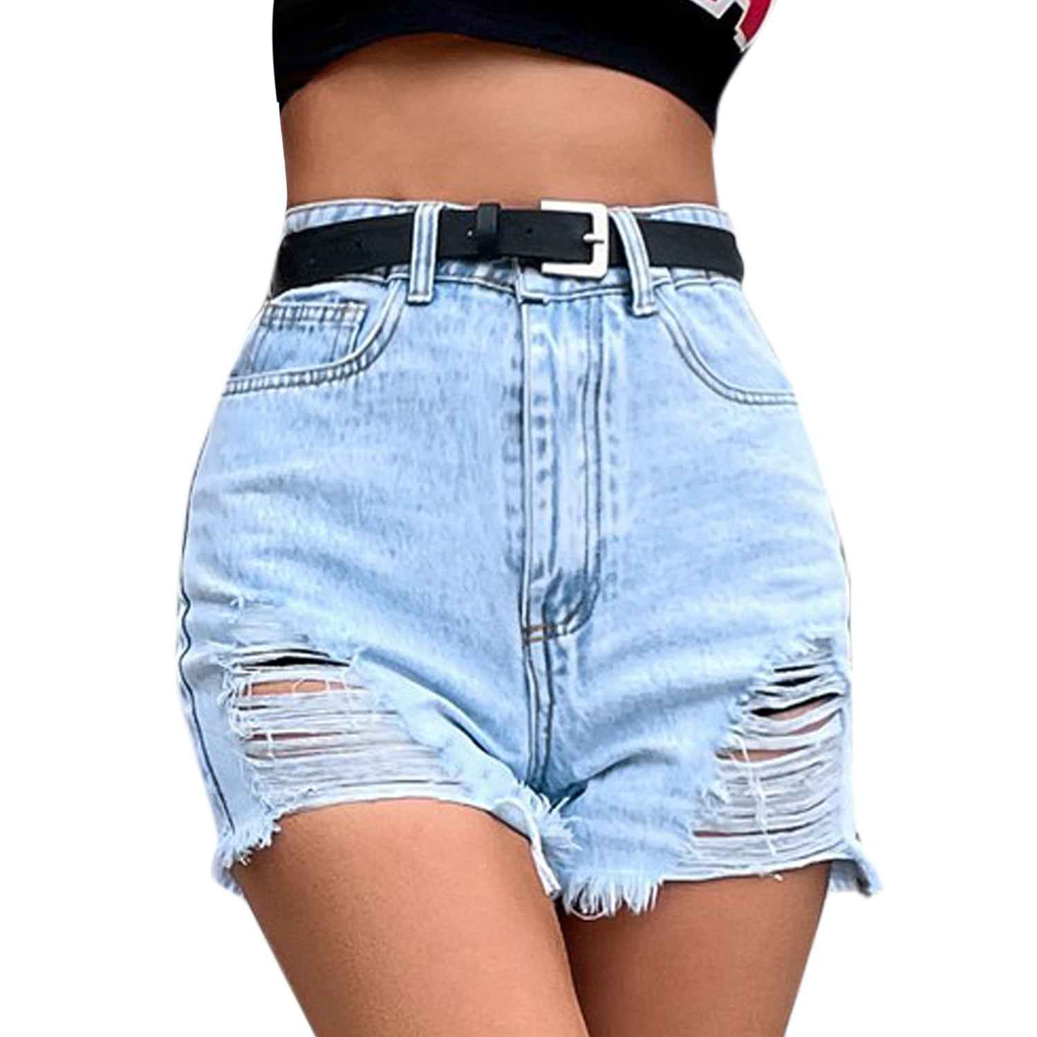 Short en jean bleu clair à taille ceinturée, deux poches, déchirures et ourlet effiloché