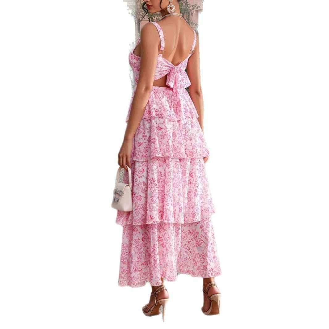 Robe bustier à encolure carrée, fleurs roses sur fond blanc, étages de volants