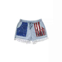 Short en jean bleu clair, taille élastique, poches patch étoiles et rayures rouges/bleues