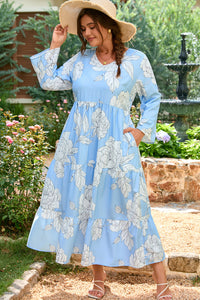 Robe maxi bleu ciel à imprimé floral, manches longues évasées, taille froncée et jupe