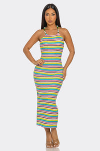 Robe midi rayée à bretelles, décolleté carré et silhouette ajustée