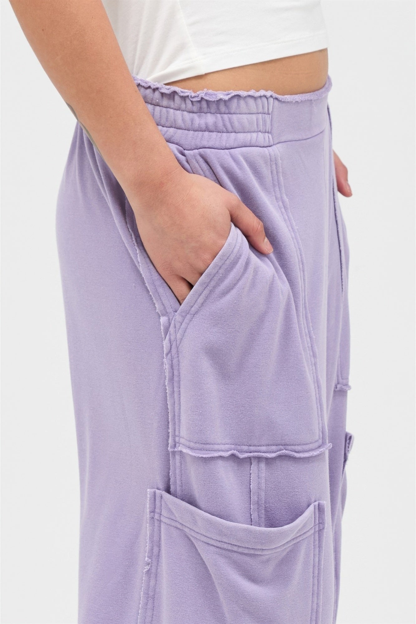Pantalon cargo large taille haute délavé minéral lilas, taille élastique et poches