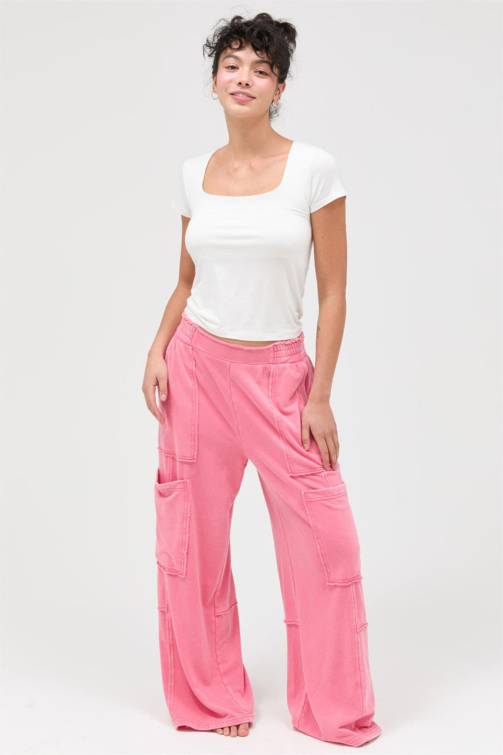 Pantalon cargo large taille haute délavé minéral rose, poches plaquées sur les jambes