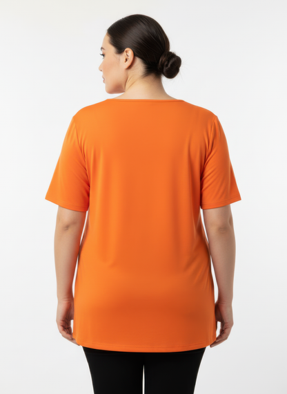 Haut en maille orange, dos uni, manches courtes.