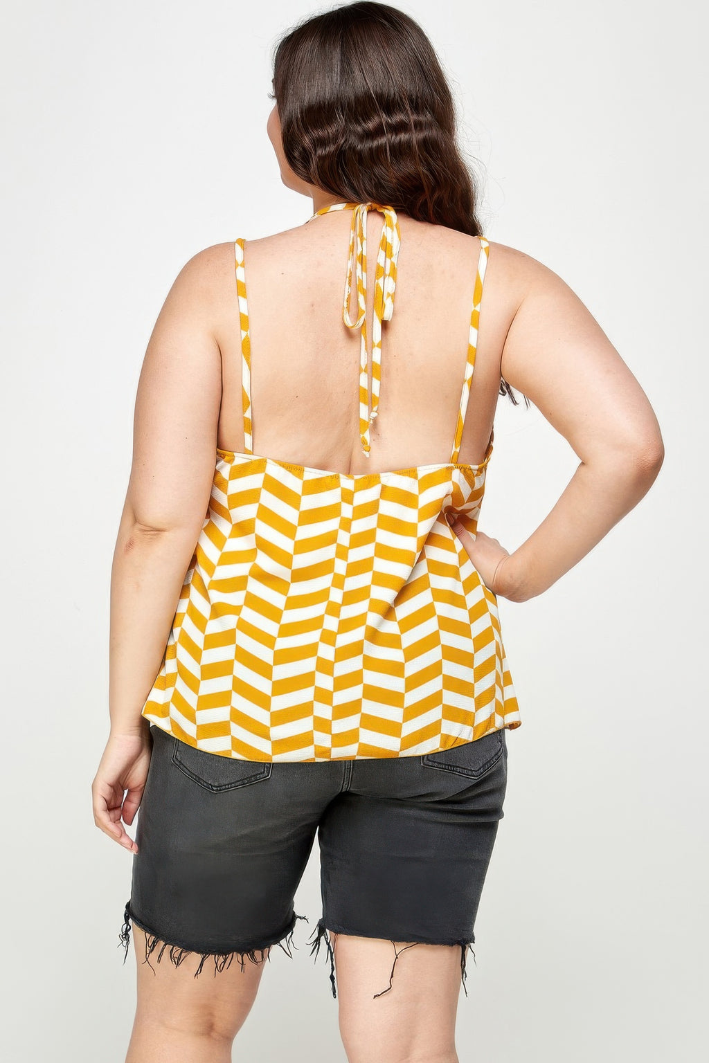 Haut débardeur jaune à motif chevrons géométriques, vue de dos
