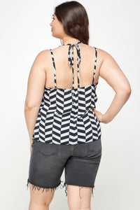 Haut dos ouvert avec liens au cou, motif chevrons noir et blanc