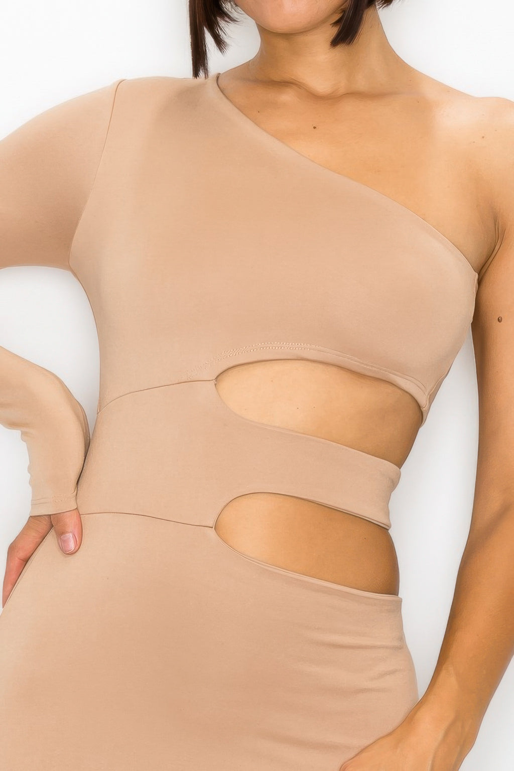 Robe midi beige: découpes ovales au buste et à la taille